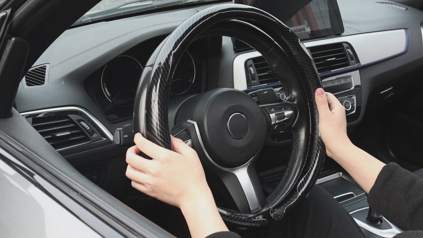 Lophnix 1-piece snap-on steering wheel cover installation guide showing quick clip-on installation process